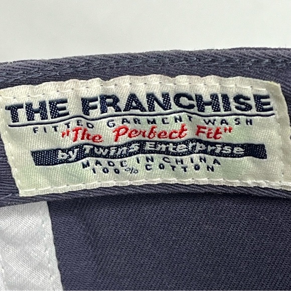 Blue & White Boston Red Sox Fitted Hat with Embroidered B on the front. Size M - Picture 9 of 10